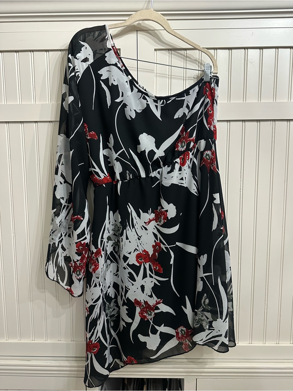Studio Y Black One-Shoulder Floral Dress with Red and White Print